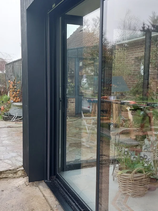 baie vitrée posée sur une extension à Moringhem, réalisé par Audomar'bois à Saint-Omer (62)