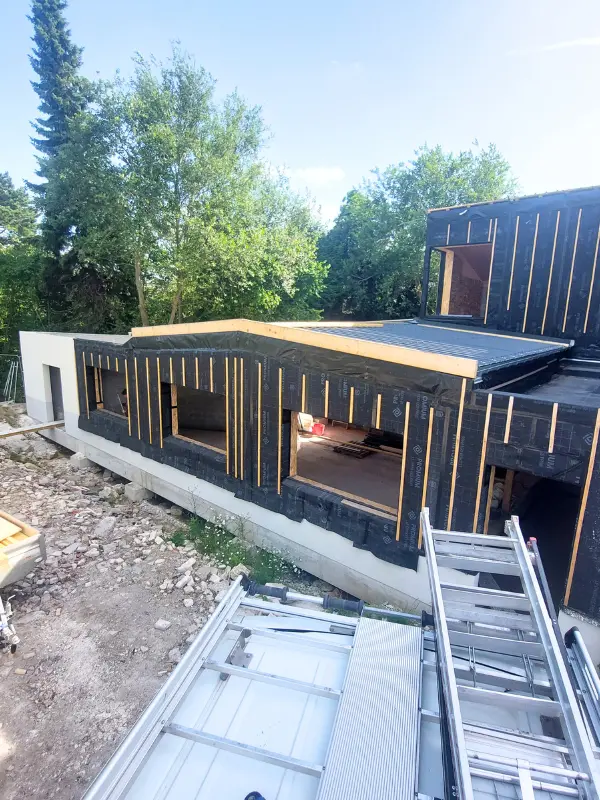 construction du bardage d'une extension d'entreprise à Saint-Omer, par Audomar'Bois Saint-Omer (62)