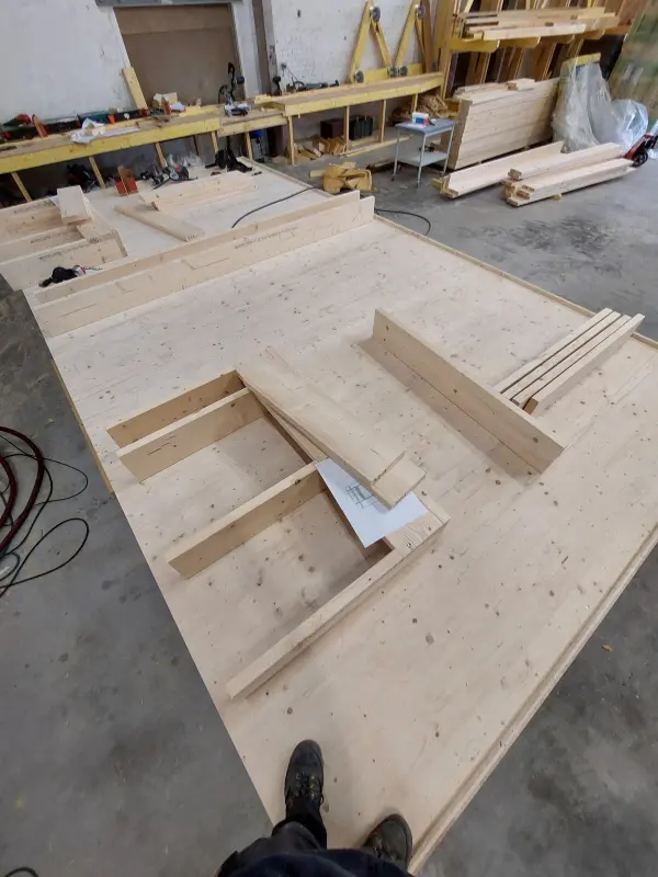 Préfabrication des murs ossature bois en atelier pour une maison individuelle à Selles